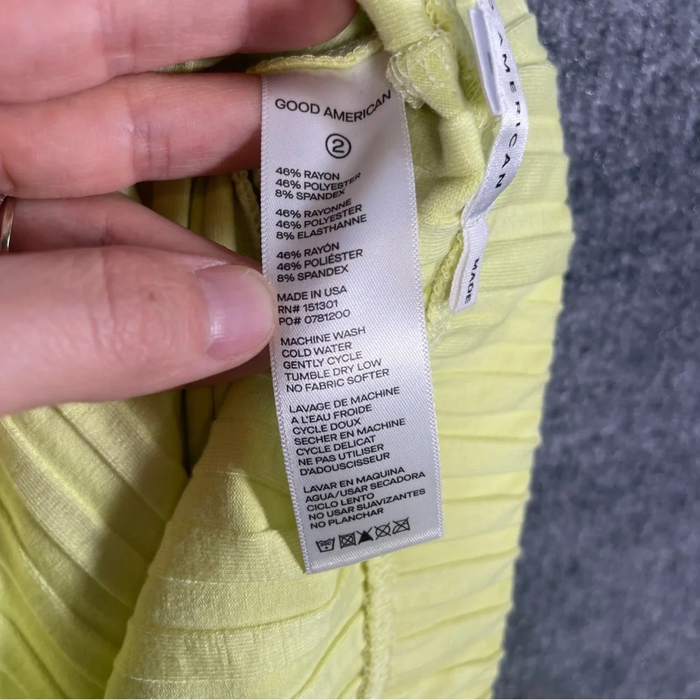 NWT Good American 2 Women’s XS Key Lime Pull On Wide Ribbed Biker Bermuda Shorts